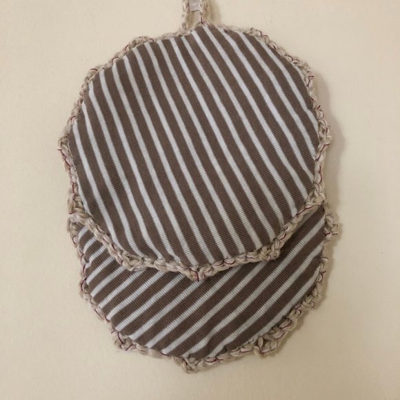 Crochet Pot Holders, Gifts Under 15, Farmhouse kitchen decor - Picture 9 of 11